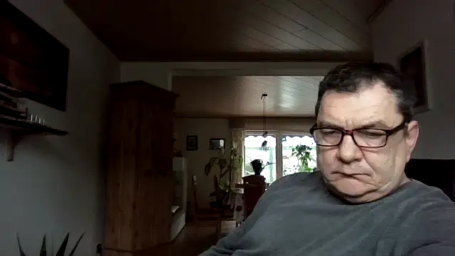 Snapshot of Nobbie444 chatting on 02-17-26, 10:12 Nobbie444 online show from 02-17-26, 10:12