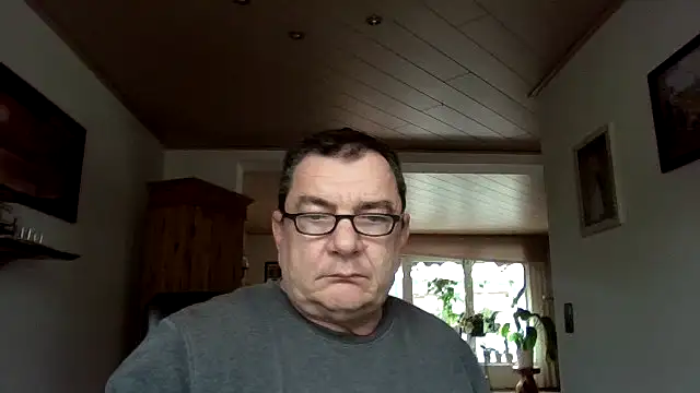 Snapshot of Nobbie444 chatting on 02-18-26, 12:01 Nobbie444 online show from 02-18-26, 12:01