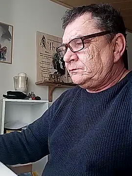 Snapshot of Nobbie444 chatting on 02-20-26, 09:54 Nobbie444 online show from 02-20-26, 09:54