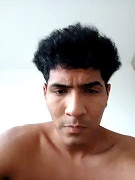 Snapshot of riquer09 chatting on 11-10-25, 10:20 riquer09 online show from 11-10-25, 10:20