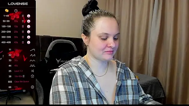 AlanaBrox online show from 12-22-25, 04:26