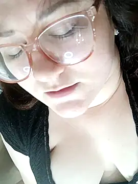 Snapshot of Sindy_Jeniceee chatting on 12-03-24, 09:00 Sindy Jeniceee online show from 12-03-24, 09:00