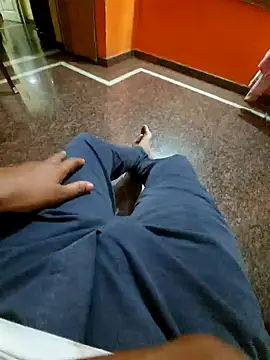 Snapshot of Stripkomal chatting on 09-24-25, 04:10 Stripkomal online show from 09-24-25, 04:10