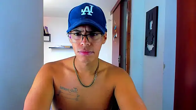 Snapshot of _John_Boy_ chatting on 03-01-25, 04:11 John Boy online show from 03-01-25, 04:11