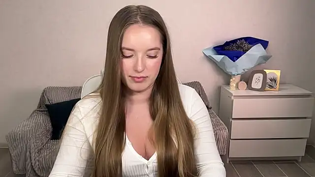 EvaMaddison online show from 10-08-25, 08:17