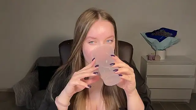 EvaMaddison online show from 04-24-26, 09:06