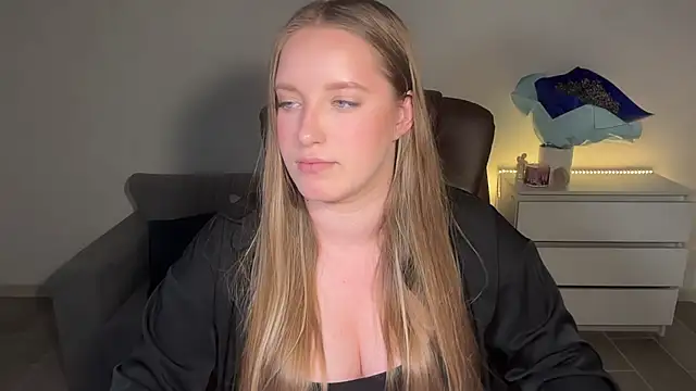 EvaMaddison online show from 07-25-26, 08:06