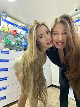 Snapshot of roouse chatting on 11-02-25, 12:13 roouse online show from 11-02-25, 12:13