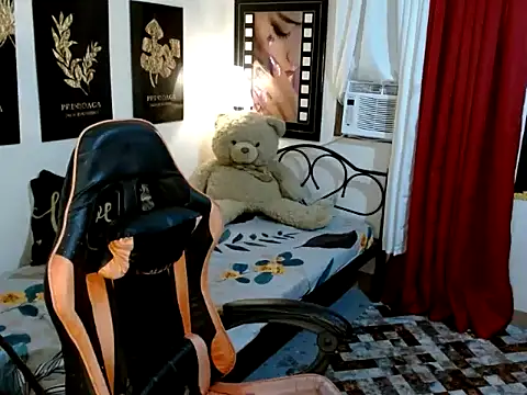 UrhotGoddess online show from 10-13-25, 08:47