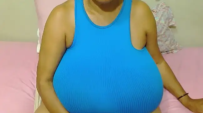 Snapshot of DairyQueen2 chatting on 03-15-25, 04:43 DairyQueen2 online show from 03-15-25, 04:43