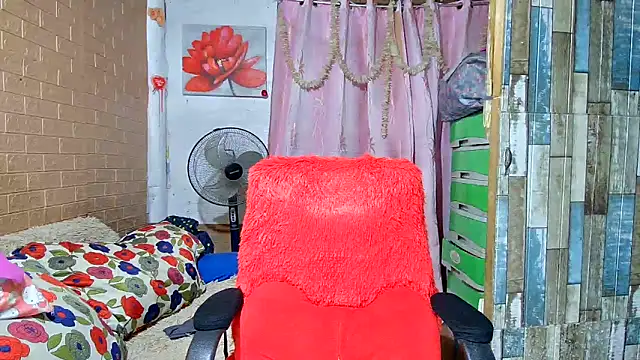 Snapshot of M_e_c_e_l chatting on 03-13-25, 04:27 M e c e l online show from 03-13-25, 04:27