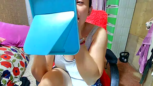 Snapshot of M_e_c_e_l chatting on 03-19-25, 03:08 M e c e l online show from 03-19-25, 03:08