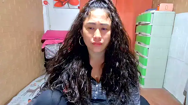 Snapshot of M_e_c_e_l chatting on 12-21-25, 03:30 M e c e l online show from 12-21-25, 03:30