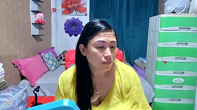 Snapshot of M_e_c_e_l chatting on 03-10-26, 10:26 M e c e l online show from 03-10-26, 10:26