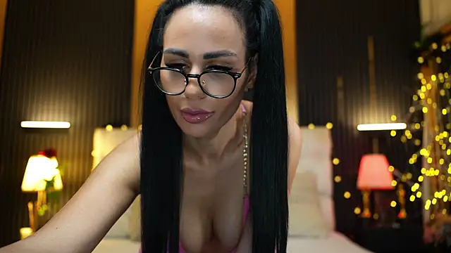 Lorettelorena online show from 06-21-26, 04:37