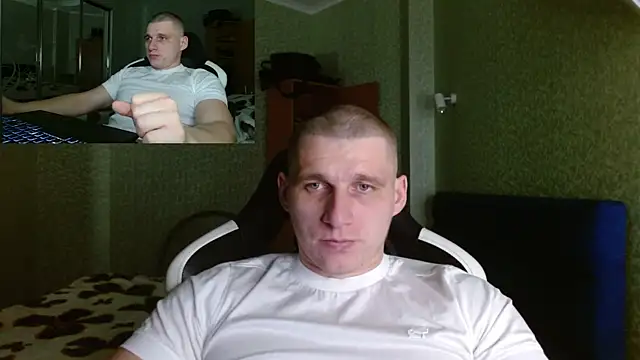 Snapshot of PoliglotJoe chatting on 01-24-25, 08:11 PoliglotJoe online show from 01-24-25, 08:11