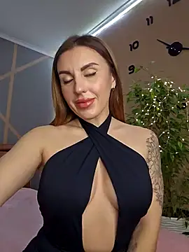 Snapshot of Kalli_Fornia chatting on 12-10-24, 08:19 Kalli Fornia online show from 12-10-24, 08:19