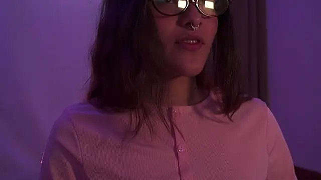 Snapshot of HannaMoom chatting on 11-15-25, 10:15 HannaMoom online show from 11-15-25, 10:15