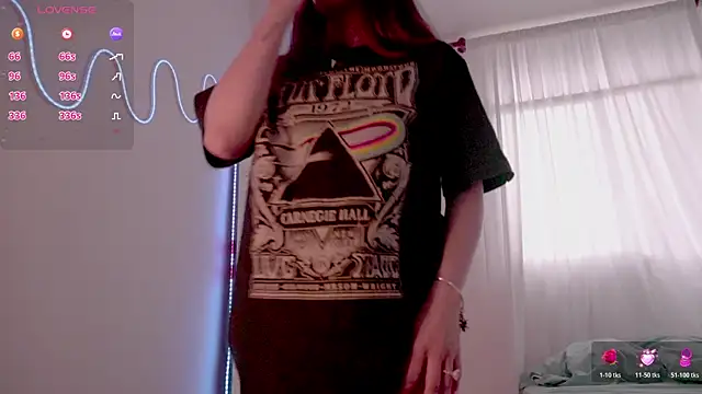 Snapshot of HannaMoom chatting on 02-10-26, 09:30 HannaMoom online show from 02-10-26, 09:30