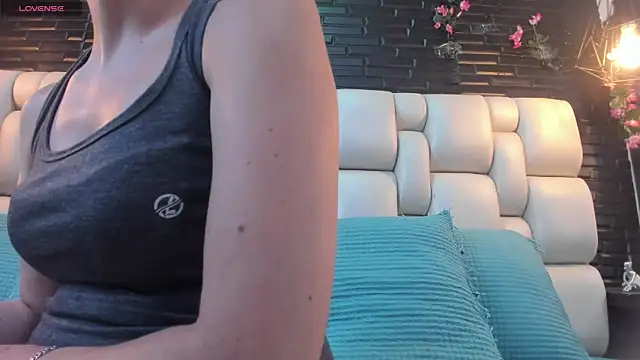 Salo Heaven online show from 04-21-26, 01:50