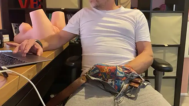 jimmi xxl online show from 12-17-25, 09:15