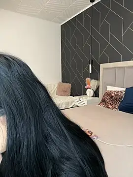 EmyLaveau online show from 02-15-25, 05:19