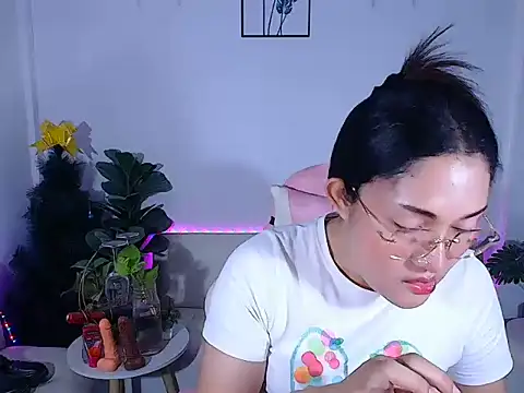 Snapshot of plysaithailand chatting on 06-23-26, 08:45 plysaithailand online show from 06-23-26, 08:45