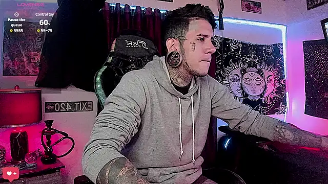 Snapshot of josh__ackerman chatting on 12-25-24, 06:20 josh ackerman online show from 12-25-24, 06:20