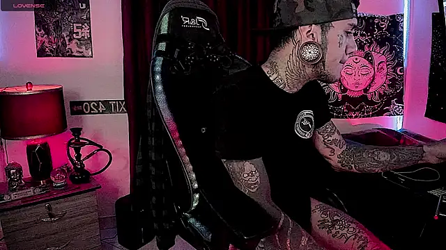 Snapshot of josh__ackerman chatting on 01-05-25, 12:10 josh ackerman online show from 01-05-25, 12:10