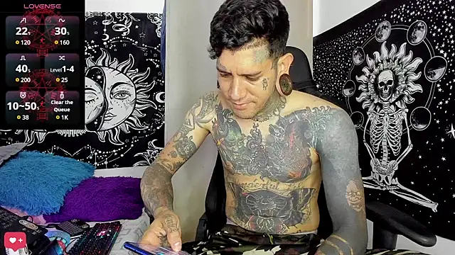 Snapshot of josh__ackerman chatting on 01-15-25, 06:40 josh ackerman online show from 01-15-25, 06:40