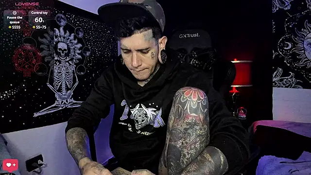 Snapshot of josh__ackerman chatting on 02-24-25, 02:08 josh ackerman online show from 02-24-25, 02:08