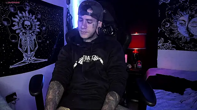 Snapshot of josh__ackerman chatting on 02-28-25, 01:58 josh ackerman online show from 02-28-25, 01:58