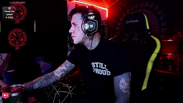 Snapshot of josh__ackerman chatting on 09-18-25, 03:52 josh ackerman online show from 09-18-25, 03:52