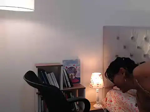 Snapshot of camii_7 chatting on 11-06-25, 10:10 camii 7 online show from 11-06-25, 10:10