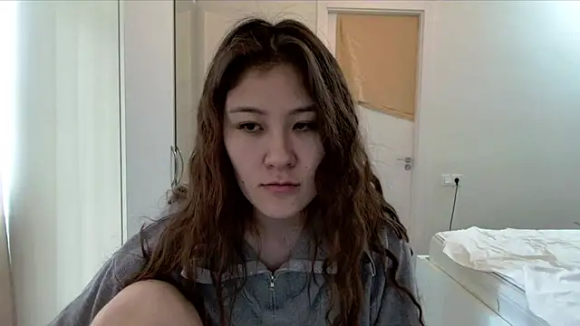Riz girl online show from 02-13-26, 10:22
