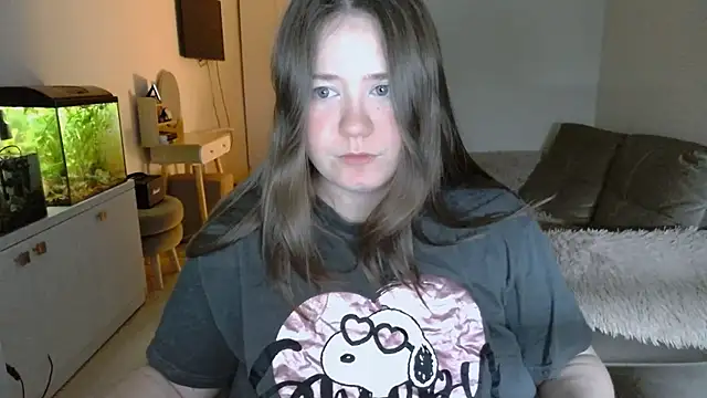 Snapshot of remirann_ chatting on 02-11-25, 04:02 remirann online show from 02-11-25, 04:02