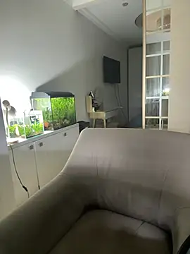 Snapshot of remirann_ chatting on 02-26-25, 05:28 remirann online show from 02-26-25, 05:28