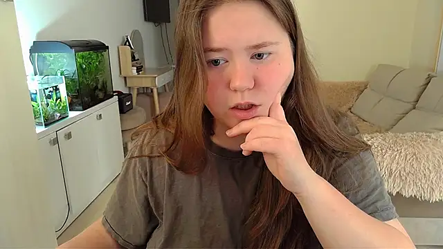 Snapshot of remirann_ chatting on 03-05-25, 07:27 remirann online show from 03-05-25, 07:27