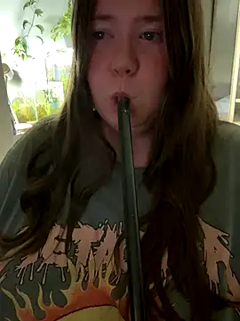 Snapshot of remirann_ chatting on 09-22-25, 05:04 remirann online show from 09-22-25, 05:04