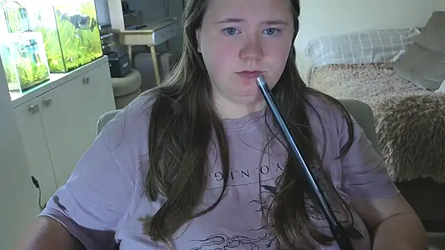 Snapshot of remirann_ chatting on 11-03-25, 04:41 remirann online show from 11-03-25, 04:41