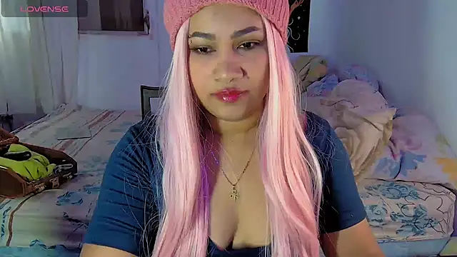 Snapshot of kiarybell__ chatting on 03-05-26, 11:28 kiarybell online show from 03-05-26, 11:28