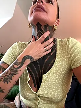 Snapshot of InkedBiitch chatting on 10-25-25, 07:38 InkedBiitch online show from 10-25-25, 07:38