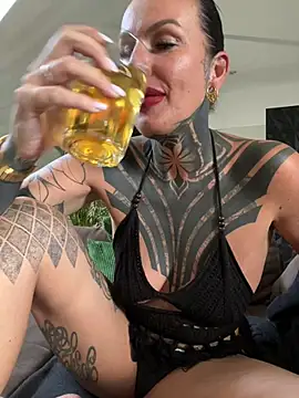 Snapshot of InkedBiitch chatting on 07-01-26, 01:34 InkedBiitch online show from 07-01-26, 01:34