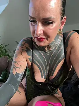 Snapshot of InkedBiitch chatting on 07-09-26, 06:17 InkedBiitch online show from 07-09-26, 06:17