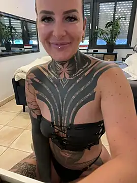 Snapshot of InkedBiitch chatting on 07-29-26, 04:21 InkedBiitch online show from 07-29-26, 04:21