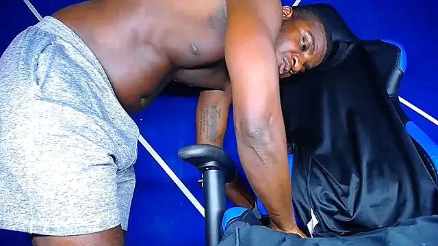 MAXJONES 2 online show from 09-23-25, 11:41