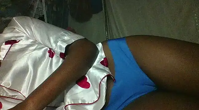 Snapshot of FatAss_baby chatting on 02-17-25, 02:31 FatAss baby online show from 02-17-25, 02:31