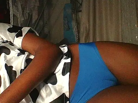 Snapshot of FatAss_baby chatting on 09-16-25, 02:01 FatAss baby online show from 09-16-25, 02:01