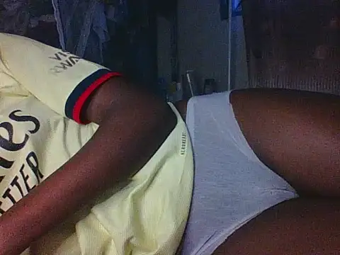 Snapshot of FatAss_baby chatting on 10-25-25, 03:03 FatAss baby online show from 10-25-25, 03:03