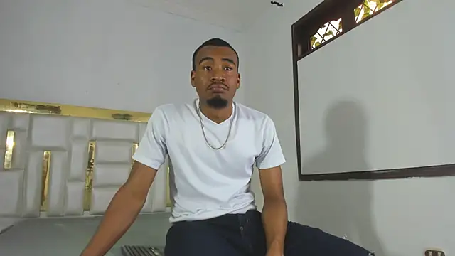 Kylieandjhonny online show from 02-18-25, 06:26